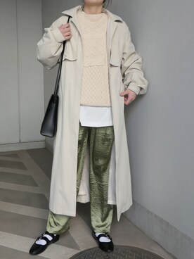 「サテンパンツ」｜「アイテム（トレンチコート）」を使った、yuminyさん（レディース・162cm）の冬コーディネート
