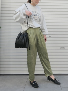 「CORNERS（コーナーズ）のヴィンテージサテンリラックスパンツ（その他パンツ）」を使った、yuminyさん（レディース・162cm）の冬コーディネート