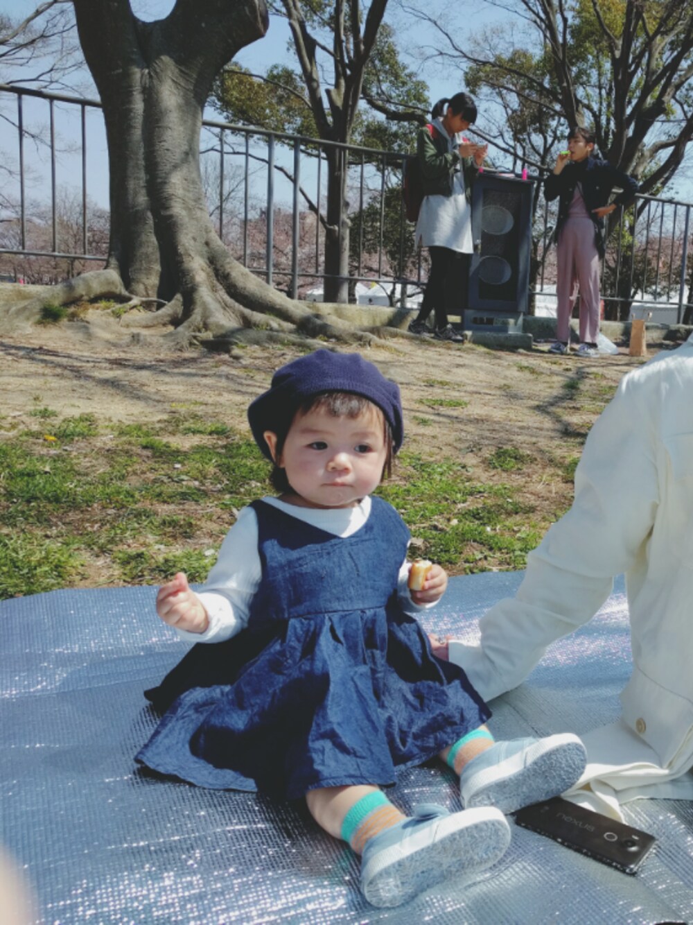 「ほのちゃんコーデ、春コーデ、kids、春、お花見、おんなのこ、デニム、チャオパニックティピー(CIAOPANIC TYPY)、シンプル、ベレー帽」｜「韓国子供服のアイテム（ワンピース、ブルー系）」を使った、✼ほのほの✼さん（キッズ・70cm）の春コーディネートの1枚目の写真