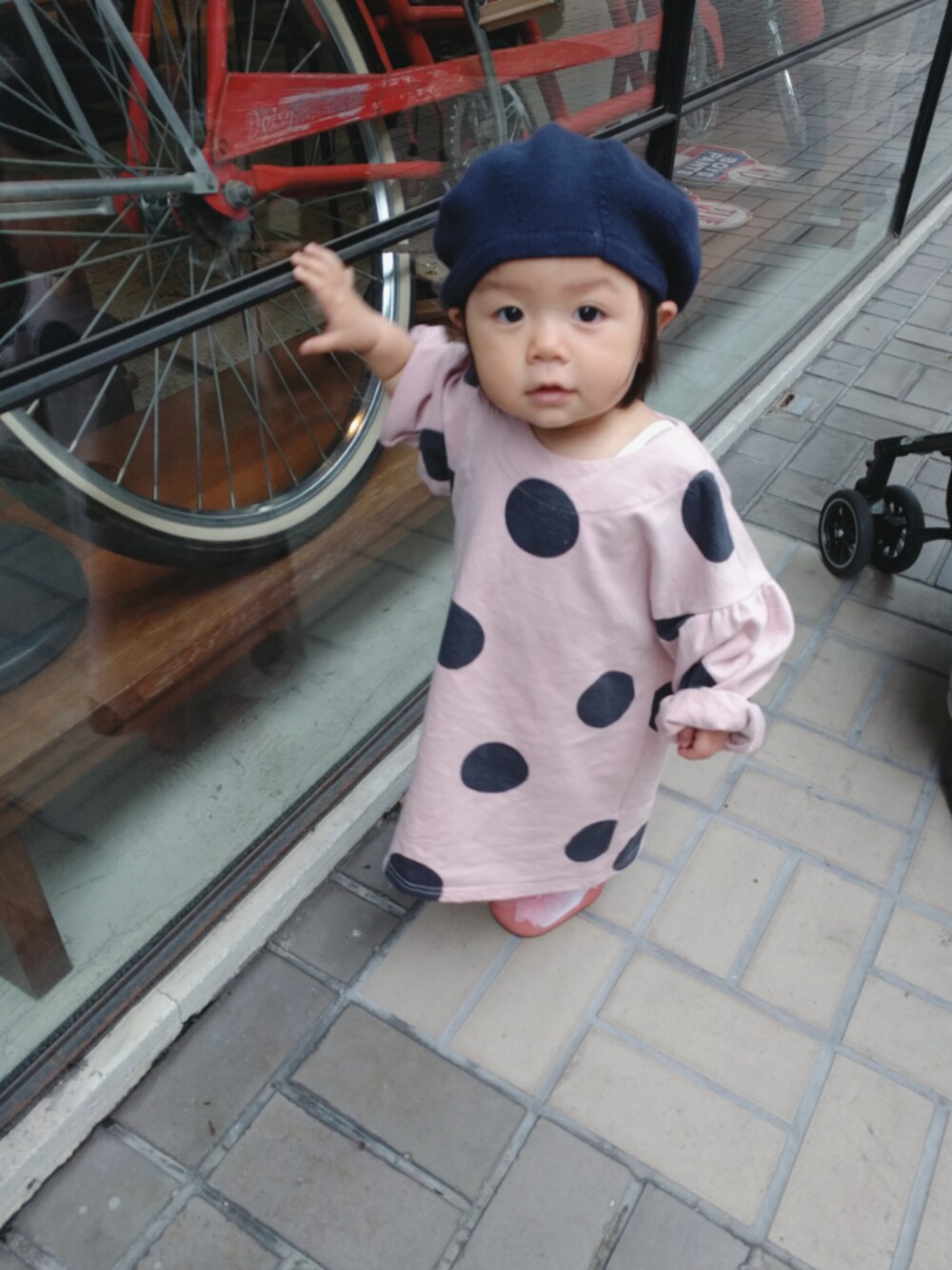 「キッズファッション、カジュアル、はるコーデ、おんなのこ、ほのちゃんコーデ、韓国子供服、ワンピース、ベレー帽、シンプル、キッズコーデ」｜「韓国子供服のアイテム（ワンピース、ピンク系）」を使った、✼ほのほの✼さん（キッズ・70cm）の春コーディネートの1枚目の写真