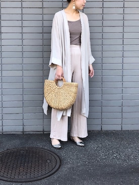 「ベージュパンツ」｜「アイテム（その他アウター）」を使った、a__yaさん（レディース・158cm）の春コーディネート