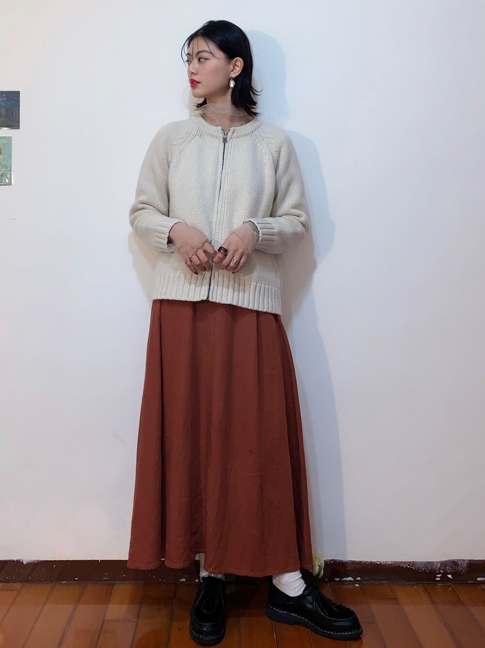「KBFのエプロンネックワンピース（ワンピース、ブラック系）」を使った、Jammyさん（レディース・163cm）の冬コーディネートの1枚目の写真