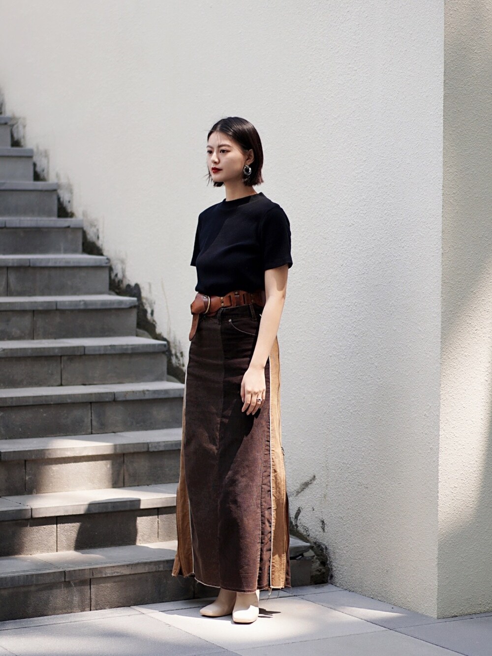 「SENSE OF PLACE by URBAN RESEARCHのアイテム（ニット/セーター、ブラック系）」を使った、Jammyさん（レディース・163cm）の春コーディネートの1枚目の写真
