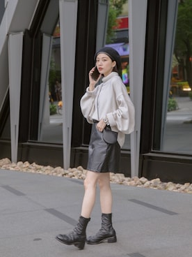「GUIDI（グイディ）のアイテム」を使った、Una Yangさん（レディース・157cm）の冬コーディネート