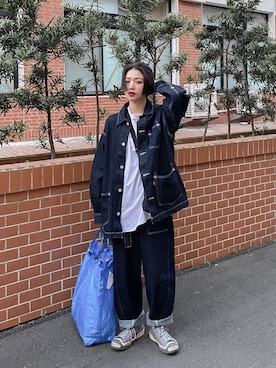 「LEVIS REDWIRE（リーバイスレッドワイヤー）のアイテム」を使った、Una Yangさん（レディース・157cm）の冬コーディネート