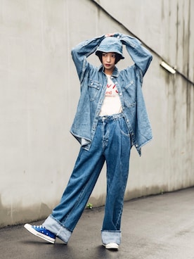 「LEVIS REDWIRE（リーバイスレッドワイヤー）のアイテム」を使った、Una Yangさん（レディース・157cm）の冬コーディネート