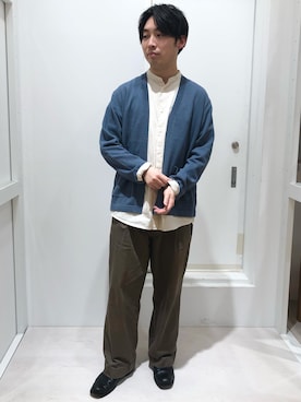 「URBAN RESEARCH DOORS（アーバンリサーチドアーズ）のアイテム（カーディガン/ボレロ、ブルー系）」を使った、shoさん（メンズ・172cm）の春コーディネート