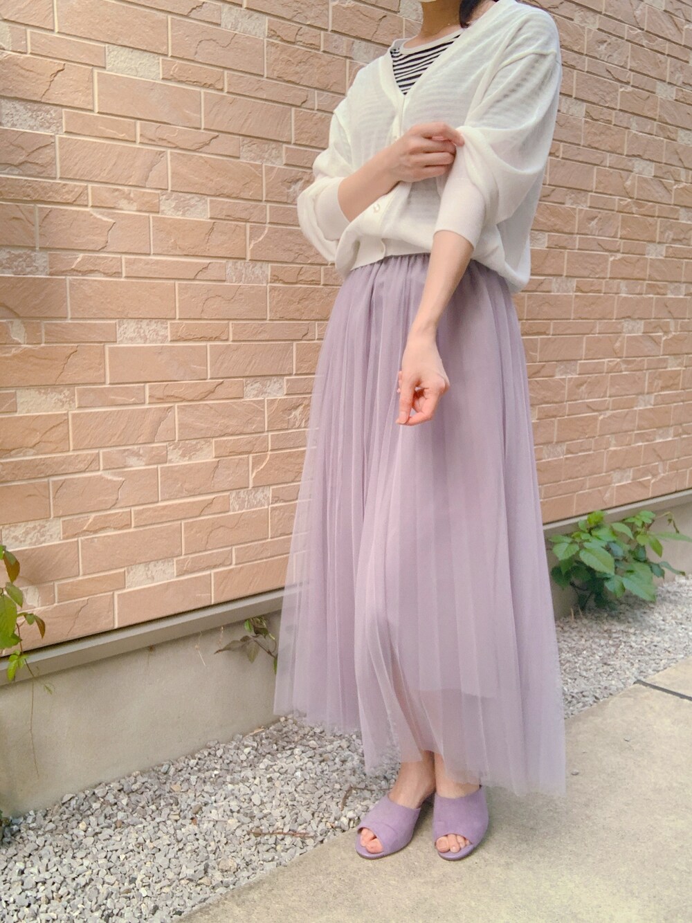 「GUのアイテム（カーディガン/ボレロ、ホワイト系）」を使った、chamyさん（レディース・154cm）の夏コーディネートの1枚目の写真