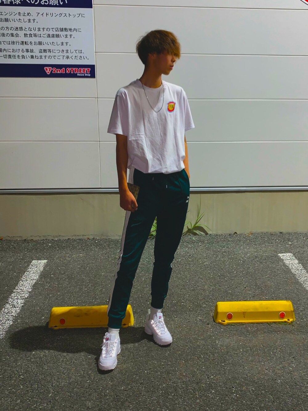 「ぷらっとコーデ、シンプルコーデ、ストリート」｜「PUMAのアイテム（その他パンツ、グリーン系）」を使った、kakkun0528さん（メンズ・178cm）の春コーディネートの1枚目の写真