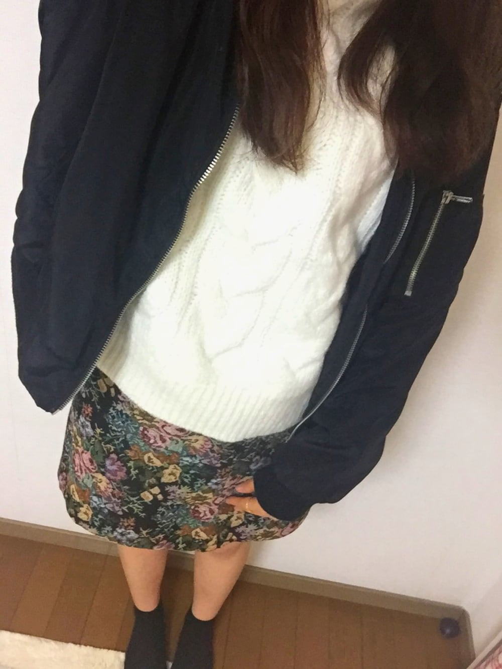 「秋のコーデ、カジュアルコーデ、シンプル、おしゃれさんと繋がりたい、MA-1、ゴブラン、GU、ニット、秋服、プチプラ」｜「GUのアイテム（ニット/セーター、ホワイト系）」を使った、na ♡*°さん（レディース・160cm）の秋コーディネートの1枚目の写真