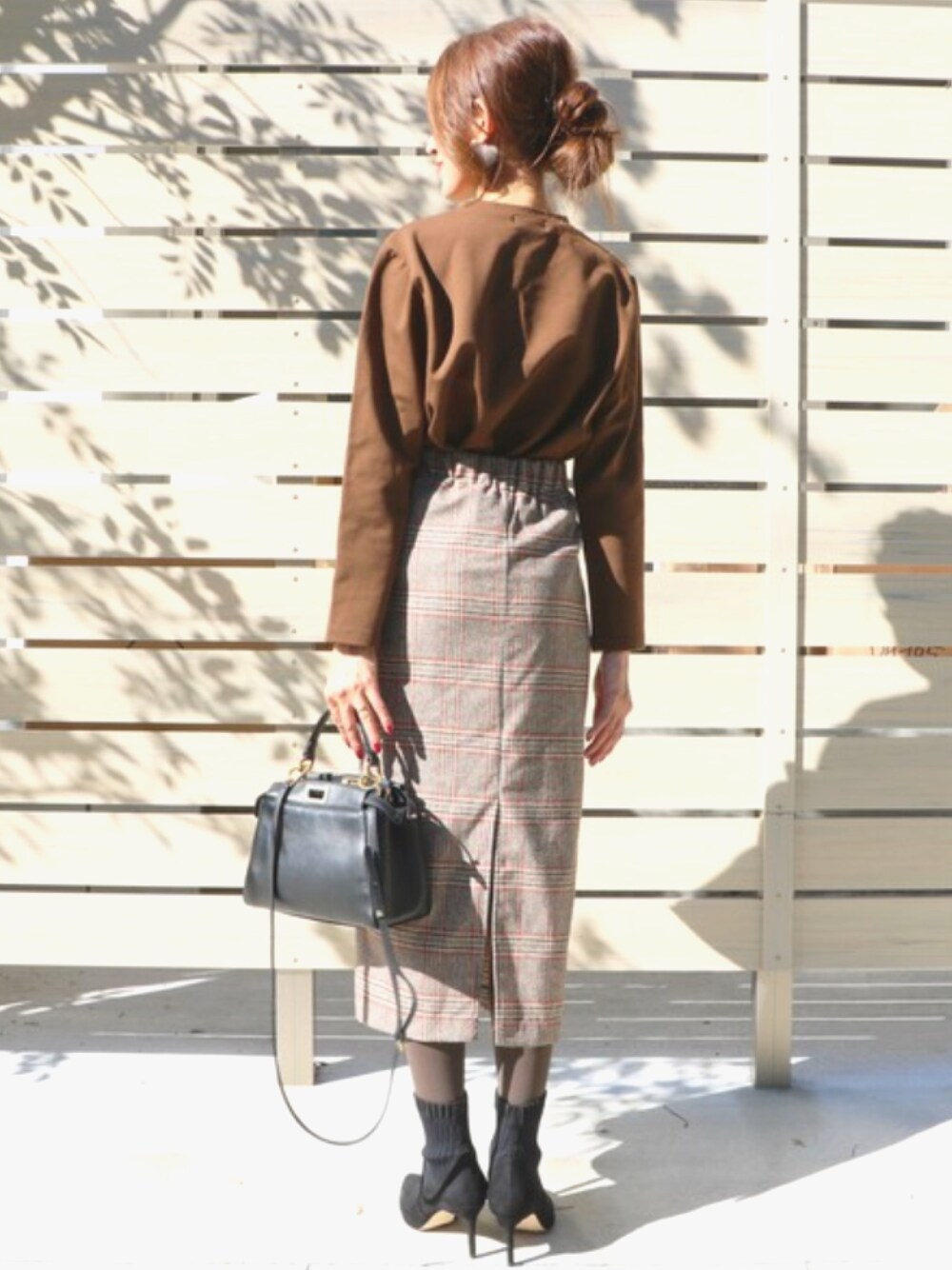 「myu、冬コーデ、秋冬コーデ、おしゃれさんと繋がりたい、ootd、プチプラコーデ、スカート、オトナ女子、ママコーデ、ママファッション」｜「M y uのアイテム（トップス、ブラウン系）」を使った、miyuさん（レディース・158cm）の秋コーディネートの1枚目の写真