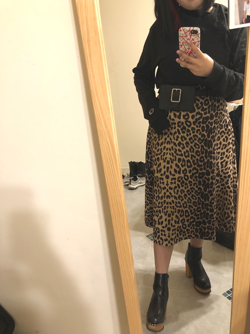 「GRLのアイテム（スカート、ブラウン系）」を使った、蓉さん（レディース・153cm）の冬コーディネートの1枚目の写真
