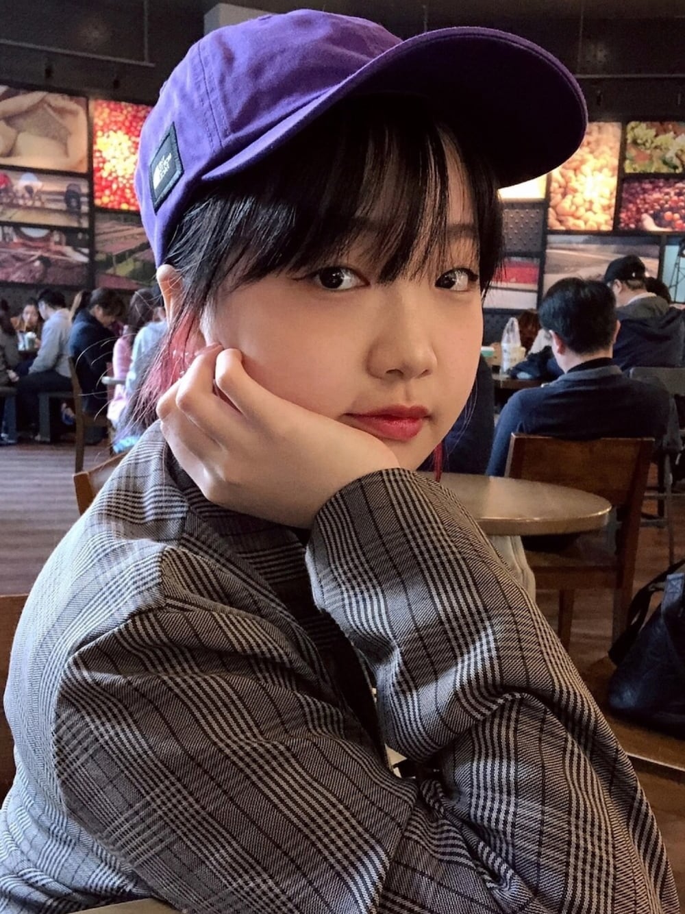 「STARBUCKS」｜「jouetieのアイテム（スーツジャケット、グレー系）」を使った、蓉さん（レディース・153cm）の冬コーディネートの1枚目の写真