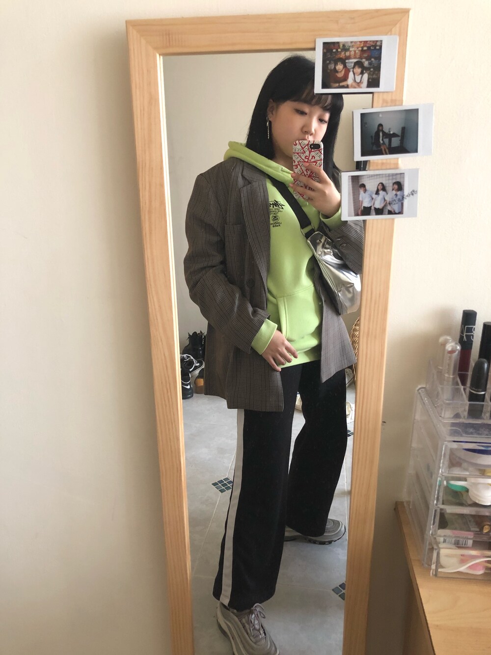 「jouetieのアイテム（スーツジャケット、グレー系）」を使った、蓉さん（レディース・153cm）の冬コーディネートの1枚目の写真
