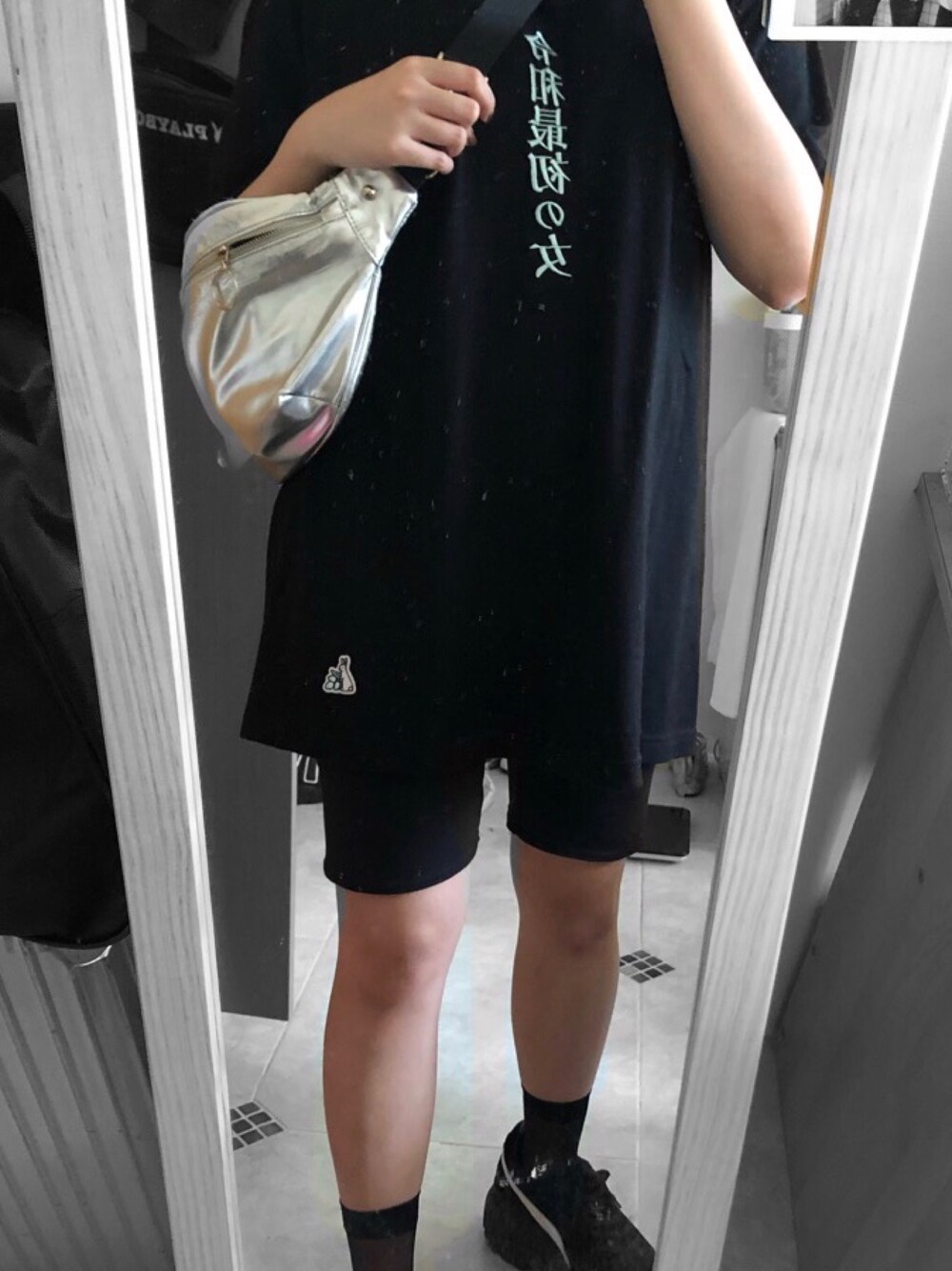 「FR2のアイテム（Tシャツ/カットソー、ブラック系）」を使った、蓉さん（レディース・153cm）の夏コーディネートの1枚目の写真