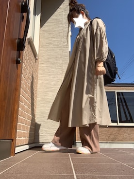 「GU（ジーユー）のアイテム（ワンピース、ベージュ系）」を使った、wakanaさん（レディース・160cm）の春コーディネート