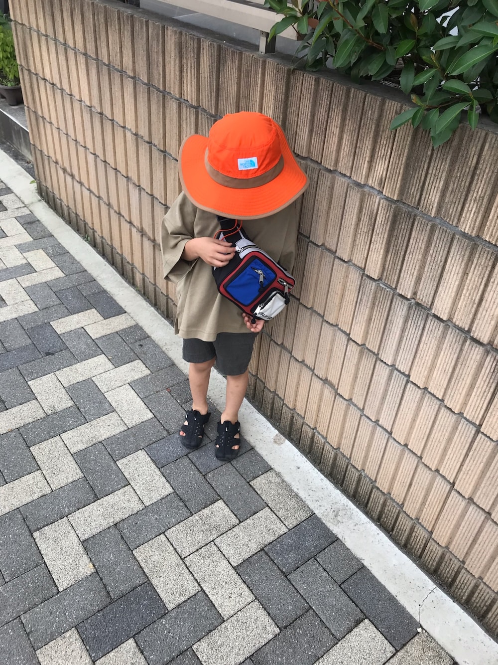 「THE NORTH FACEの【THE NORTH FACE/ノースフェイス】ホライズンハット（ハット、オレンジ系）」を使った、kenmoxさん（キッズ・110cm）の秋コーディネートの1枚目の写真