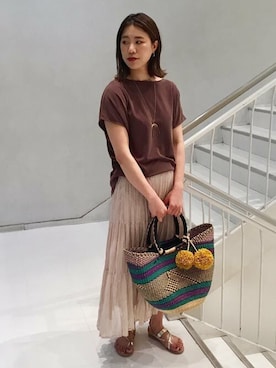 「アイテム（トップス、ブラウン系）」を使った、髙木さん（レディース・168cm）の夏コーディネート