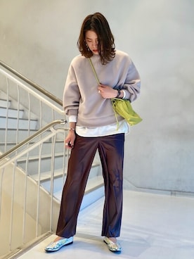 「ブラウンパンツ」｜「アイテム（バレエシューズ）」を使った、髙木さん（レディース・168cm）の冬コーディネート