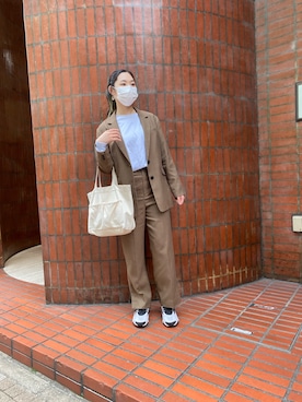 「BEAMS（ビームス）のアイテム（パンツ、ブラウン系）」を使った、sasuさん（レディース）の春コーディネート
