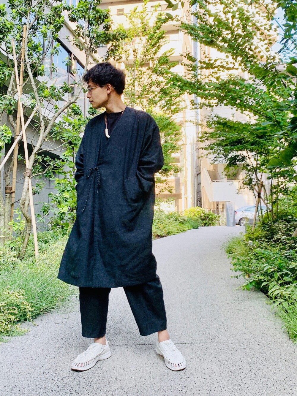 「おしゃれさんと繋がりたい、シンプル、ゆるコーデ、大人カジュアル、きれいめカジュアル、休日スタイル、低身長」｜「Dulcamaraのアイテム（パンツ、ブラック系）」を使った、n@oさん（メンズ・168cm）の夏コーディネートの1枚目の写真