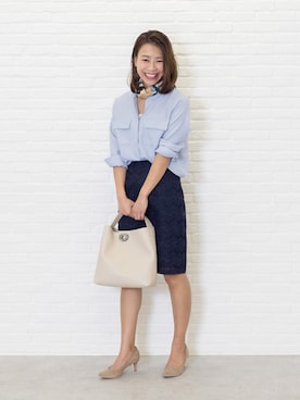 「NATURAL BEAUTY BASIC（ナチュラルビューティーベーシック）のアイテム（ストール/ショール）」を使った、NBB STAFF03さん（レディース・163cm）の春コーディネート