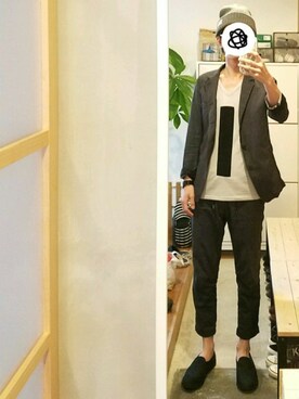 「SHELLAC（シェラック）のアイテム（トップス）」を使った、yujiさん（メンズ・176cm）の春コーディネート