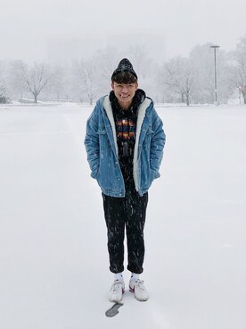 「travel」｜「アイテム（パーカー）」を使った、Shiang Chungさん（メンズ・165cm）の春コーディネート