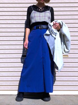 スニーカーを使った コバルトブルー のレディース人気ファッションコーディネート Wear