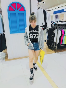 「5（ファイブ）のアイテム（レッグウェア）」を使った、Jia Niさん（レディース・156cm）の春コーディネート