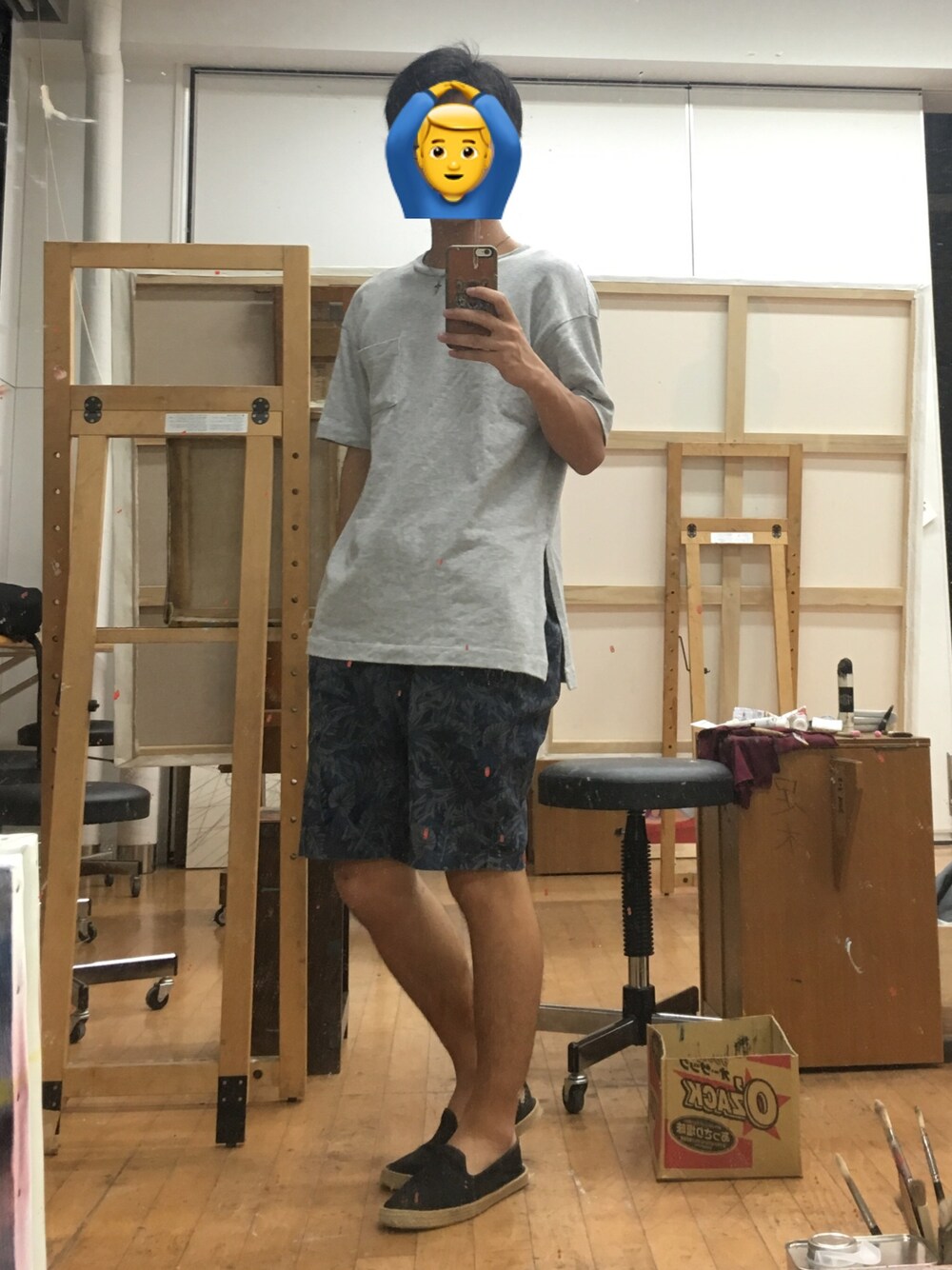 「ビッグT、ハーフパンツ、ショートパンツ、エスパドリーユ、夏コーデ、シンプル」｜「GUのアイテム（Tシャツ/カットソー、グレー系）」を使った、Mihaさん（メンズ・170cm）の夏コーディネートの1枚目の写真