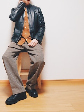 「ノーカラーシャツ」｜「アイテム（ライダースジャケット）」を使った、よしおさん（メンズ・175cm）の秋コーディネート