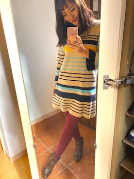 「AZUL by moussy（アズールバイマウジー）のマルチボーダーフレアスリーブOP（ワンピース、ベージュ系）」を使った、ゆみちょりさん（レディース・163cm）の冬コーディネート