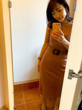 「LILY BROWN（リリーブラウン）のワンショルセットカットワンピ（ワンピース、ブラウン系）」を使った、ゆみちょりさん（レディース・163cm）の冬コーディネート