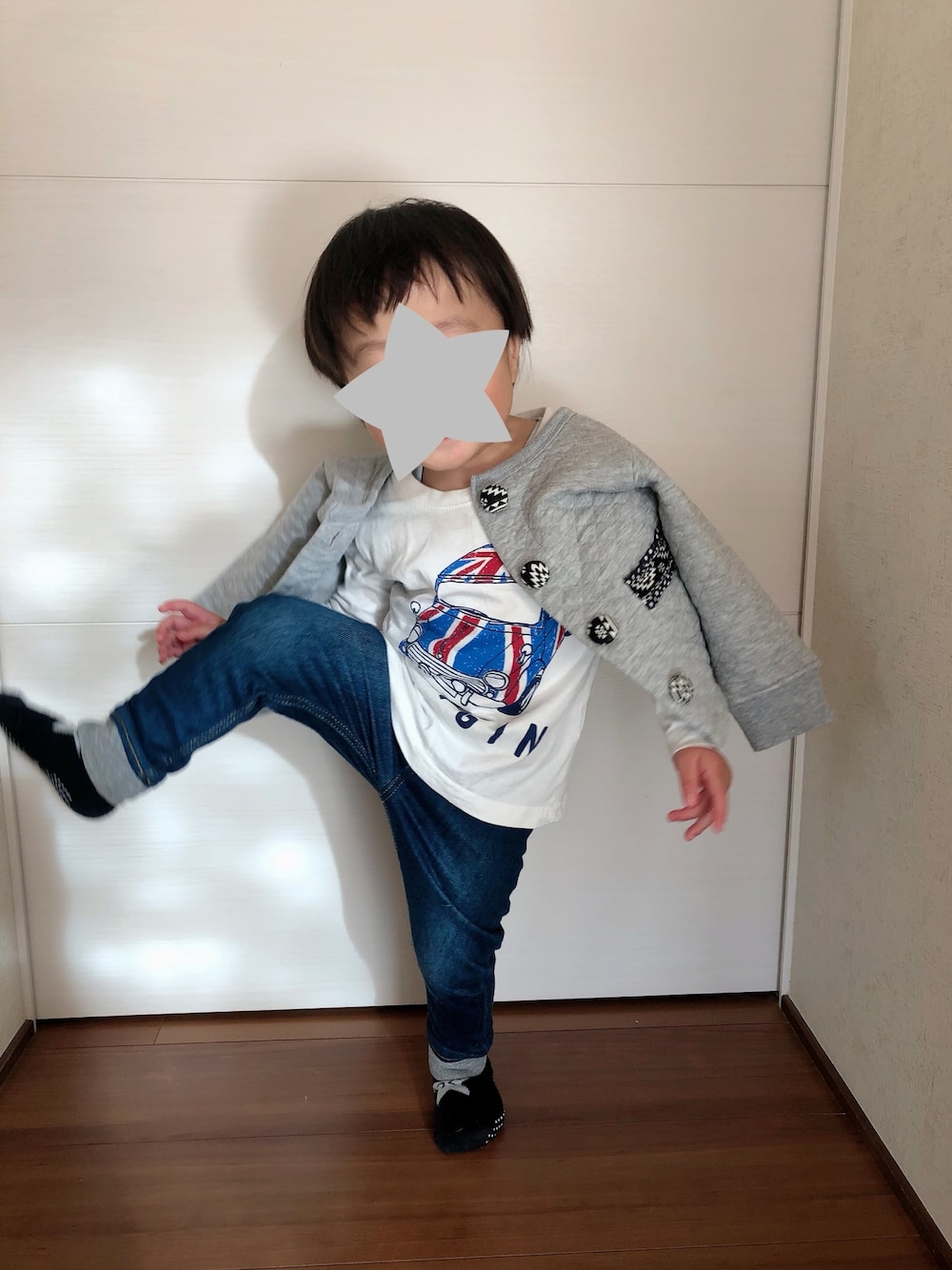「キッズコーデ、男の子コーデ、西松屋コーデ、アメカジスタイル」｜「Handmadeのアイテム（ジャケット/アウター、グレー系）」を使った、Seenaa☆Tsuuguu☆ さん（キッズ・90cm）の秋コーディネートの1枚目の写真