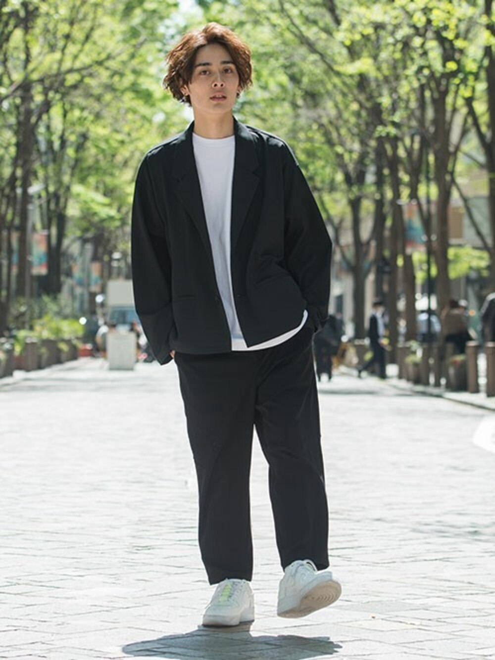 「セットアップ、原宿、オーバーサイズ、ワイドパンツ、プチプラ、ビックシルエット、きれいめカジュアル、韓国ブランド、韓国ファッション、シェフパンツ」｜「CavariAのカットジョーゼットビッグテーラードジャケット / CAB20-16【/】（テーラードジャケット、ブラック系）」を使った、SILVER BULLET ZOZOTOWN OFFICIALさん（メンズ・171cm）の春コーディネートの1枚目の写真
