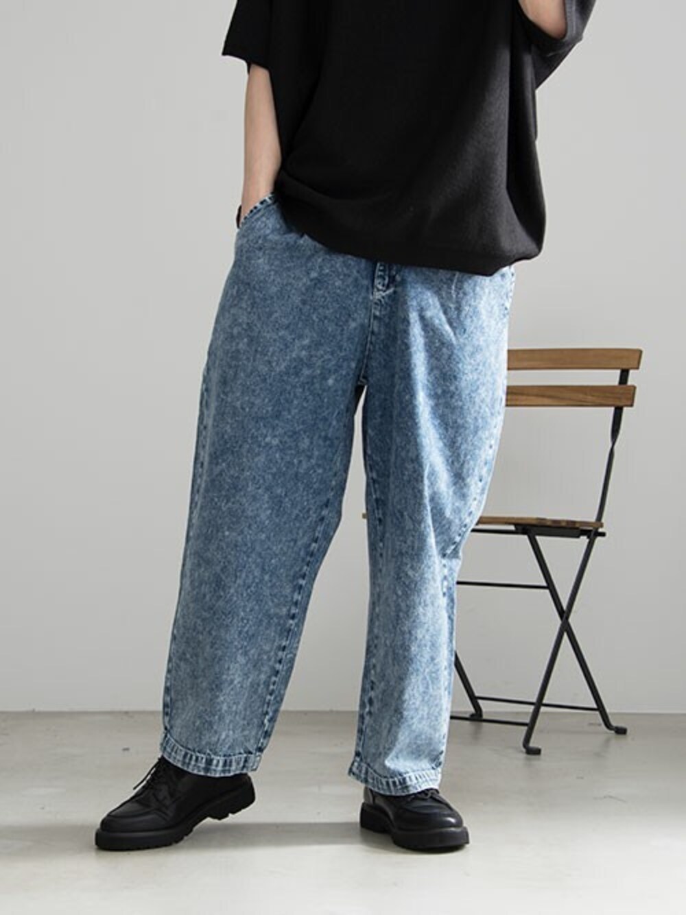 「古着、スニーカー、デニム、used、ストリート、ワイドパンツ、デニムパンツ、ビックシルエット、ワイドシルエット、ワイドデニム」｜「SILVER BULLETの10ozデニムワイドパンツ / 732S5706（デニムパンツ、ブルー系）」を使った、SILVER BULLET ZOZOTOWN OFFICIALさん（メンズ・175cm）の春コーディネートの1枚目の写真