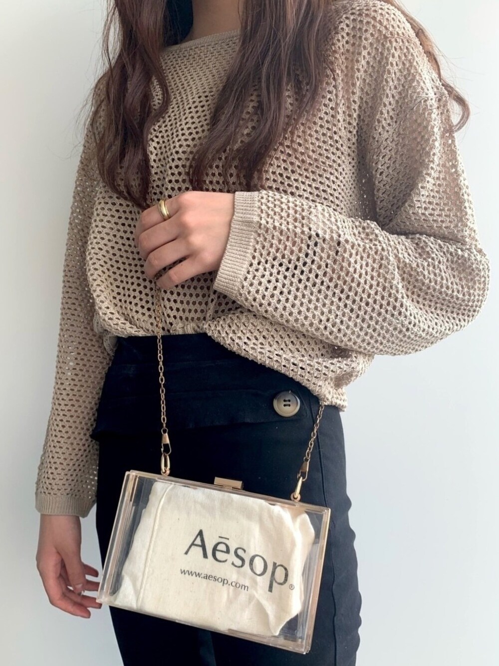 「大人カジュアル、ハイウエスト、クリアバッグ、春服、春服コーデ、Aesop、イソップ、ベージュ、シンプルコーデ」｜「GUのアイテム（トップス、ベージュ系）」を使った、ranさん（レディース・160cm）の夏コーディネートの1枚目の写真