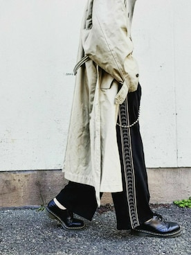 「ベージュ×ブラック」｜「アイテム（トレンチコート）」を使った、ARu.さん（メンズ・172cm）の春コーディネート