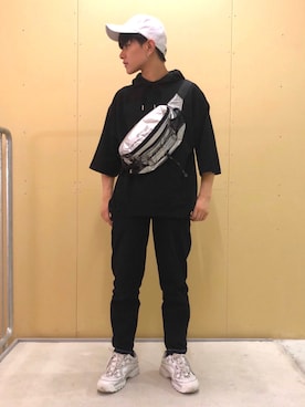 「アイテム（ボディバッグ/ウエストポーチ、シルバー系）」を使った、ニェーダ／kazu／카즈さん（メンズ・168cm）の夏コーディネート