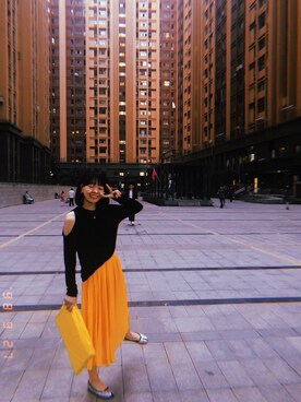 「ZARA（ザラ）のアイテム（スカート、オレンジ系）」を使った、Amberさん（レディース・160cm）の秋コーディネート