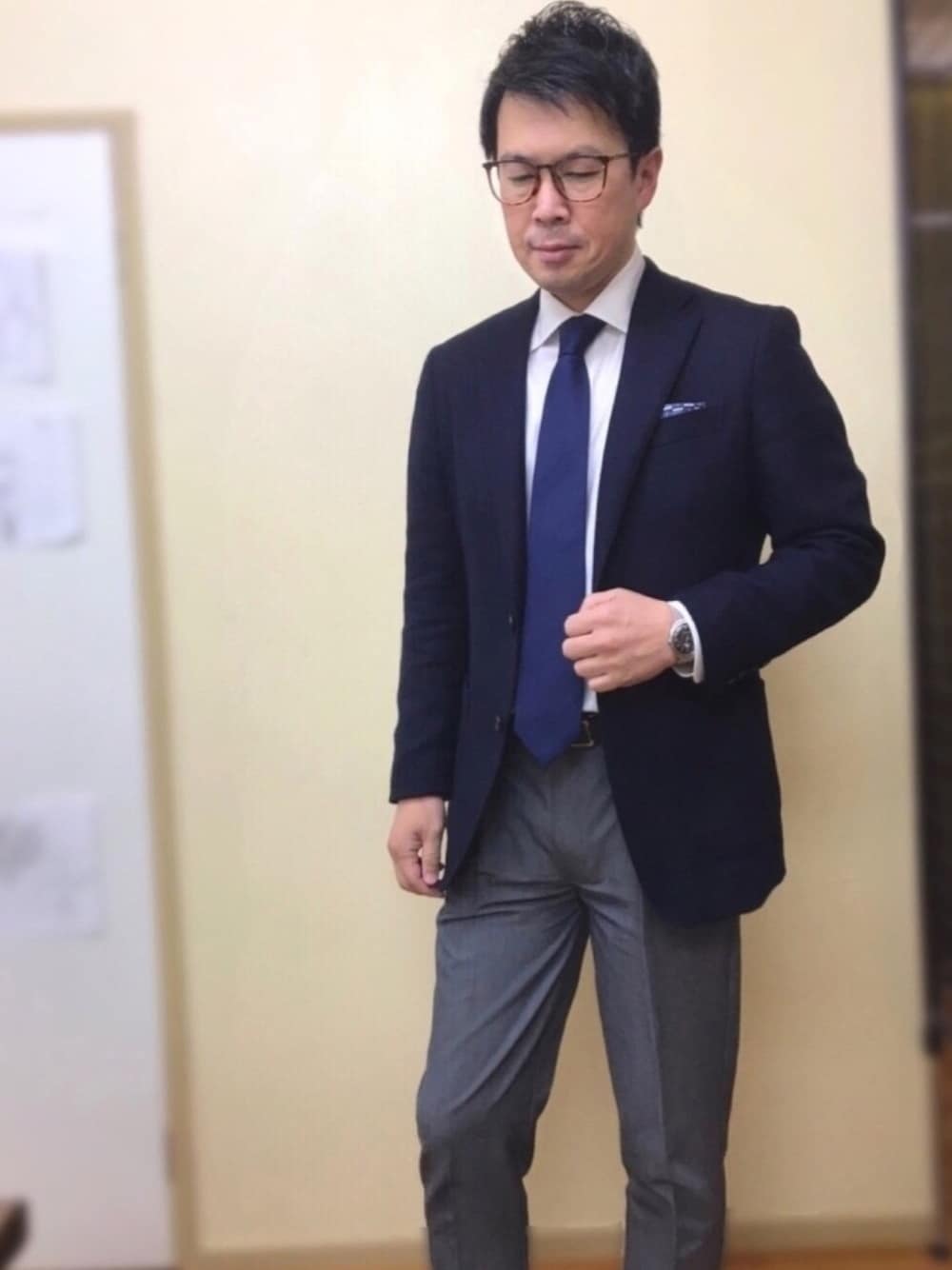 「ジャケパン、ネイビージャケット、Timothy Everest、グレースラックス」｜「TIMOTHY EVERESTのネイビージャケット （テーラードジャケット、ブルー系）」を使った、ひじきさん（メンズ・168cm）の秋コーディネートの1枚目の写真