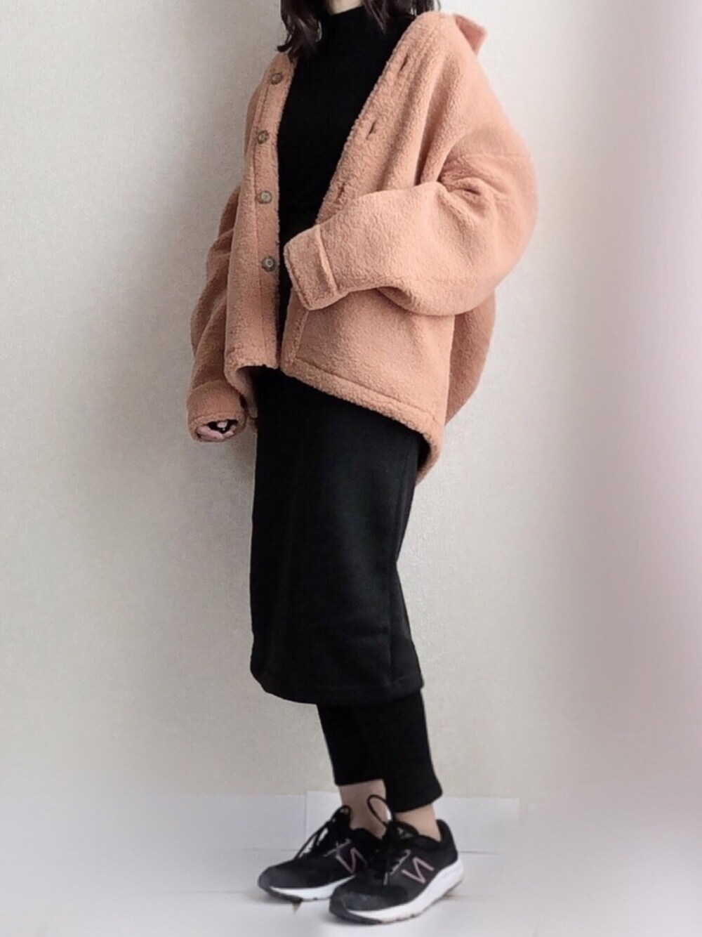 ユニクロ】の「ボアショートコート」が可愛い！パンツにも
