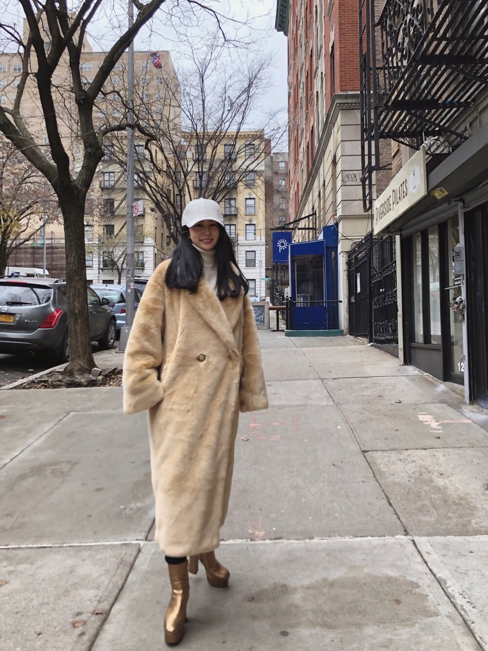「冬、ootd、H&M、休日スタイル、プチプラコーデ、オトナカジュアル、シンプル、ラフ、ファー、ベージュ」｜「H&Mのアイテム（ジャケット/アウター、ベージュ系）」を使った、taihiさん（レディース・157cm）の冬コーディネートの1枚目の写真