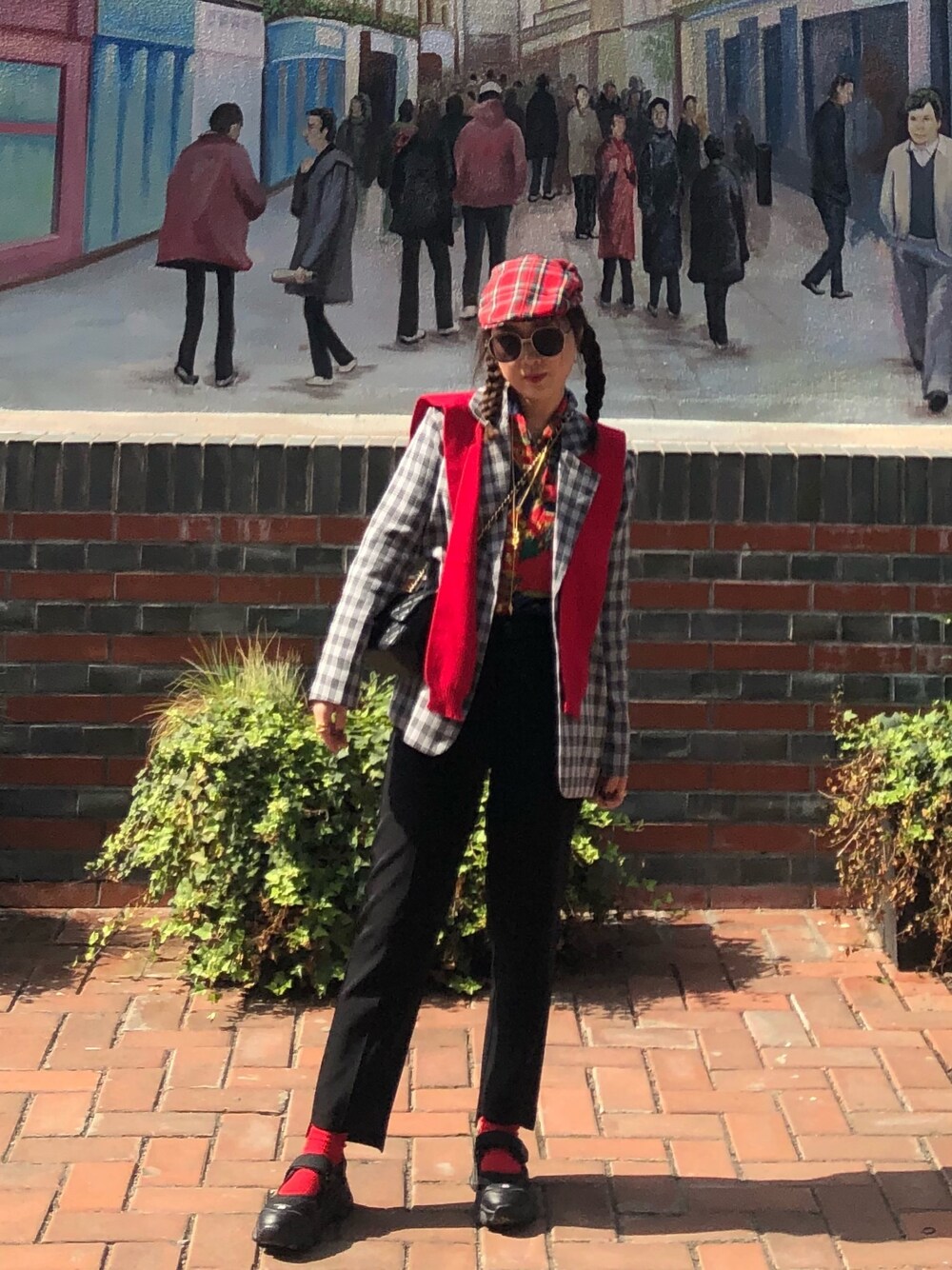 「CHANELのアイテム（ショルダーバッグ、ブラック系）」を使った、阿兔酱さん（レディース・160cm）の秋コーディネートの1枚目の写真