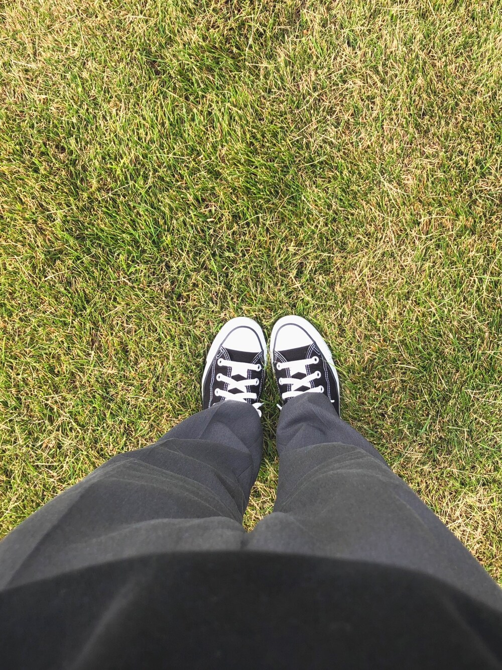 「アイラブCONVERSE、シンプルコーデ、秋冬コーデ、スニーカー、オトナカジュアル」｜「CONVERSEのCONVERSE ALL STAR OX(BLACK)（スニーカー、ブラック系）」を使った、ayumiさん（レディース・156cm）の秋コーディネートの1枚目の写真