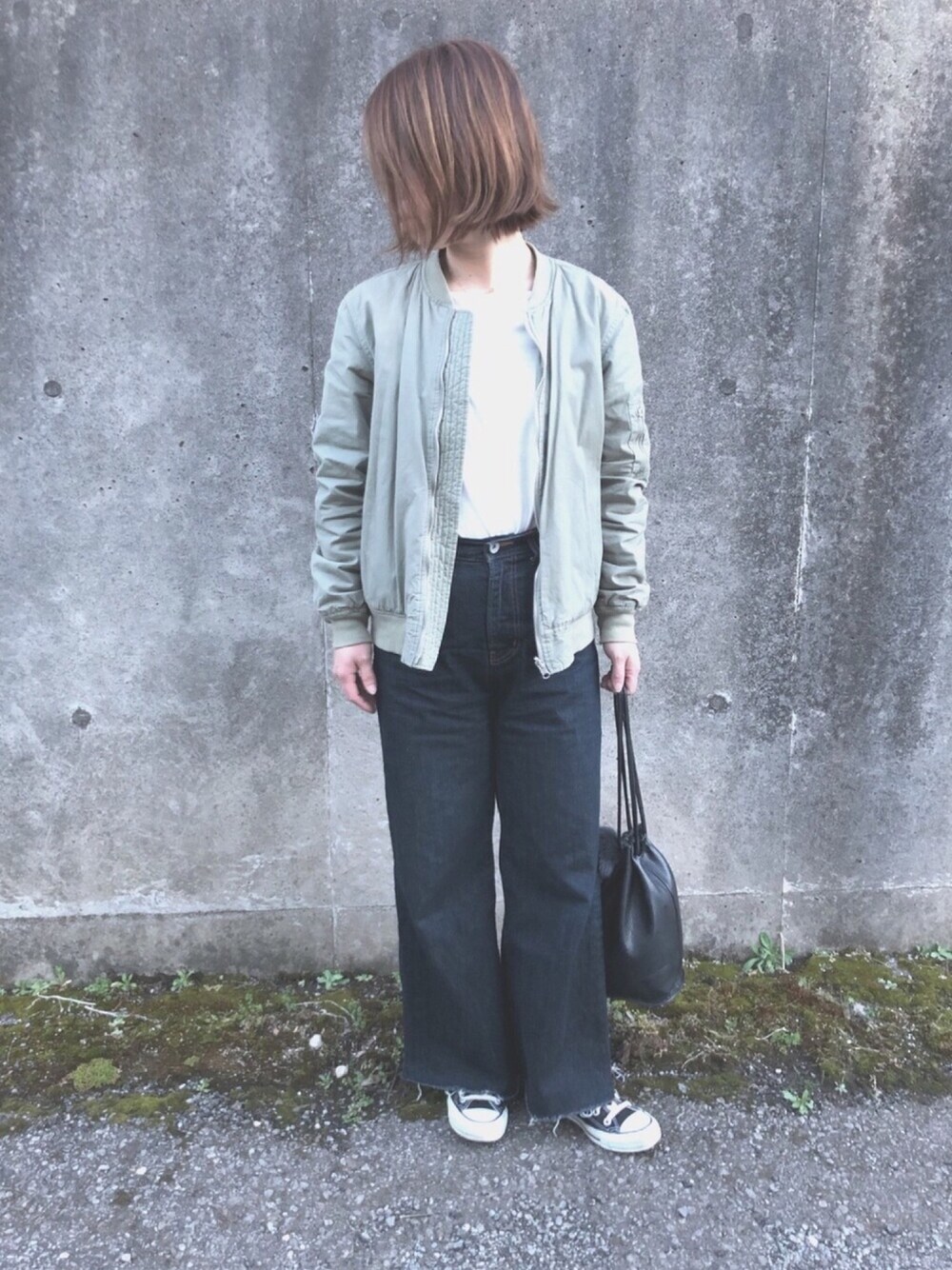 「平成最後のWEARISTAセンバツ、シンプルコーデ、シンプル、春コーデ、スニーカー、コンバース、ママコーデ」｜「Ungridの【Casual】ﾘﾊﾞｰｼﾌﾞﾙｷﾙﾃｨﾝｸﾞMA-１（MA-1、グリーン系）」を使った、ayumiさん（レディース・156cm）の春コーディネートの1枚目の写真