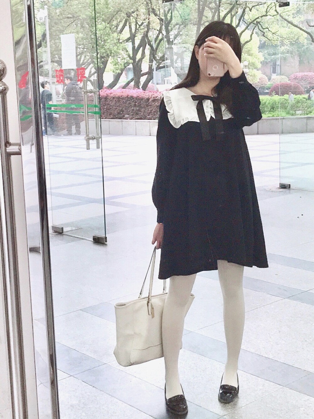 「学校へ」｜「Ank Rougeのアイテム（ワンピース、ブラック系）」を使った、赤箱さん（レディース・160cm）の夏コーディネートの1枚目の写真