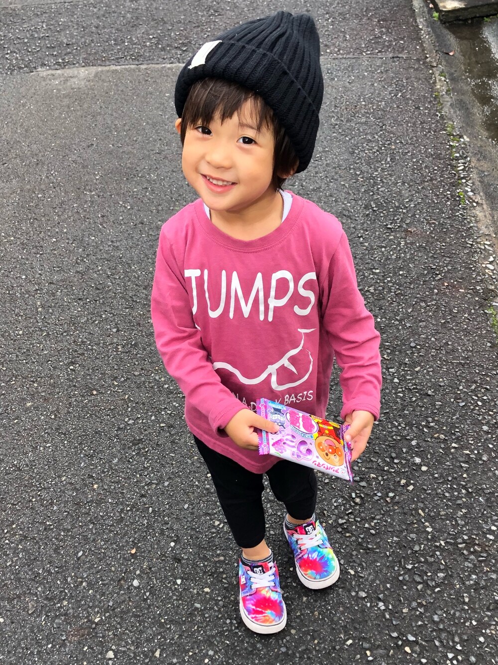 「devirockのアイテム（Tシャツ/カットソー、ピンク系）」を使った、aito☆hayatoさん（キッズ・110cm）の秋コーディネートの1枚目の写真