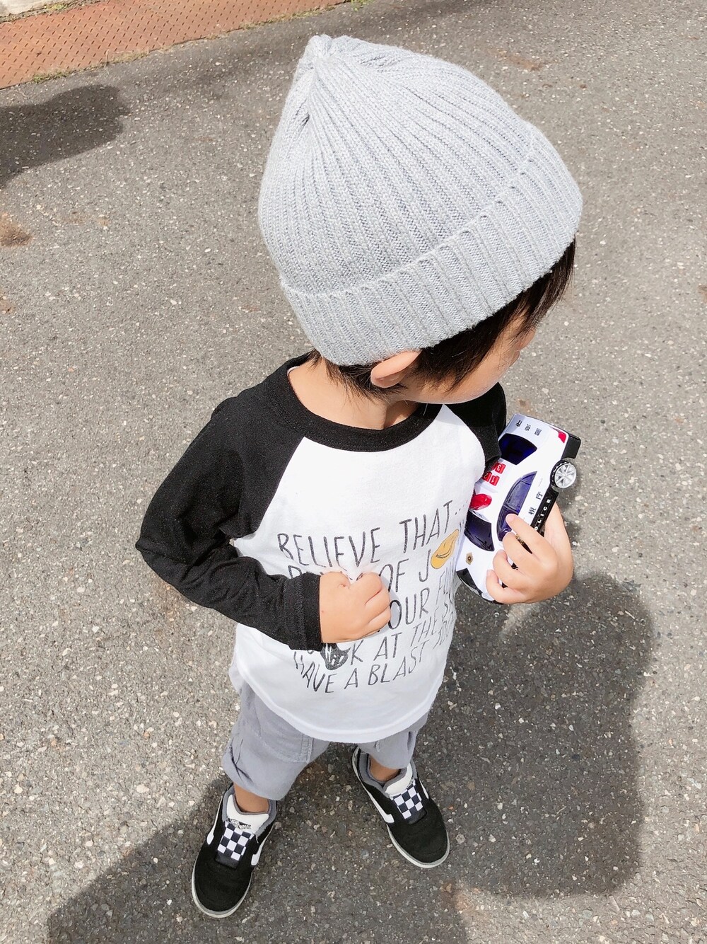 「EDWIN、GLOBAL WORK、BREEZE、VANS」｜「GLOBAL WORKの【キッズ】アラエルニットワッチ/728579（ニットキャップ/ビーニー、イエロー系）」を使った、aito☆hayatoさん（キッズ・110cm）の秋コーディネートの1枚目の写真